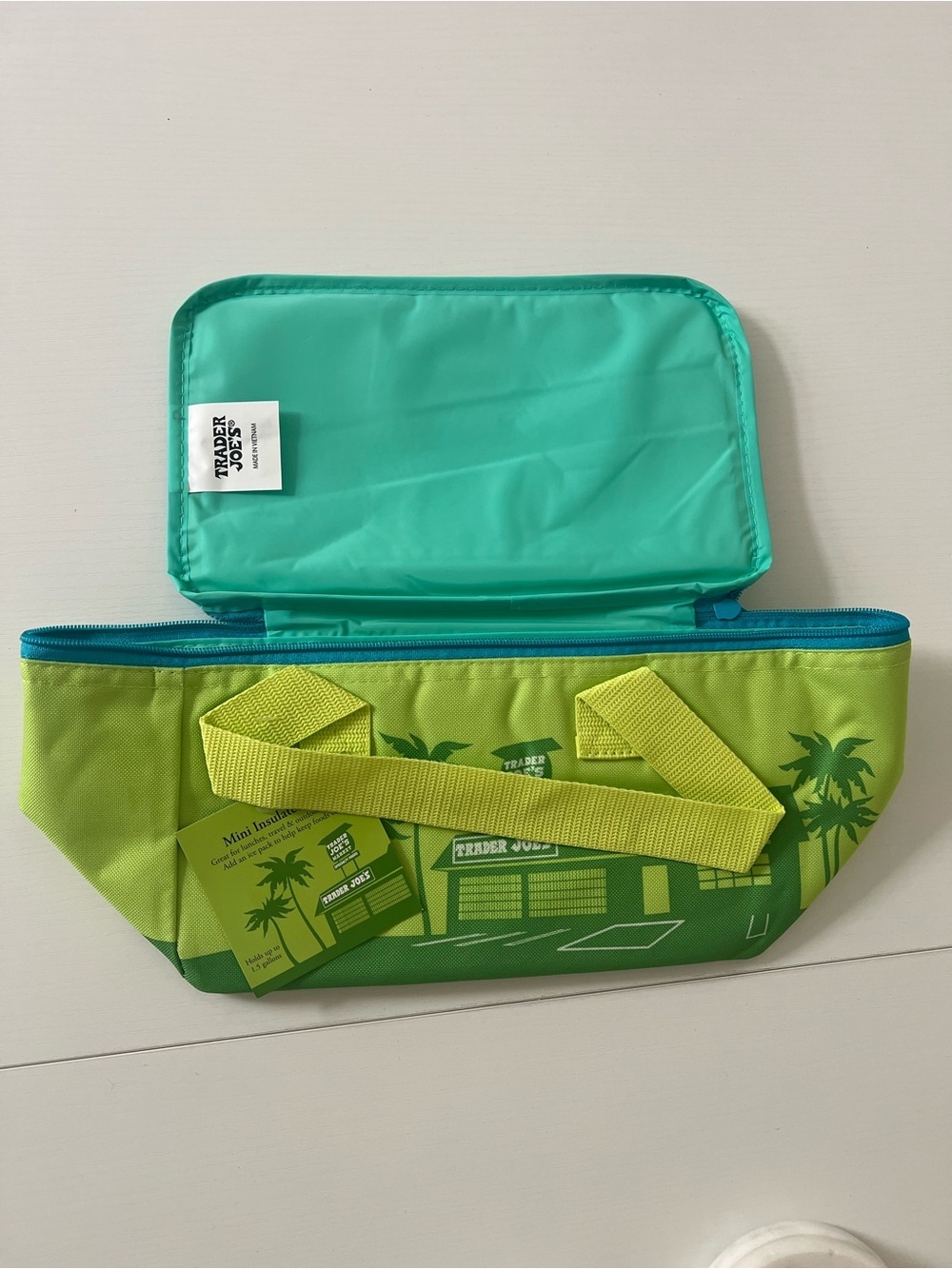 Trader Joe's Lime Green Insulated Lunch Bag with Teal Trim - Picture 2 of 5